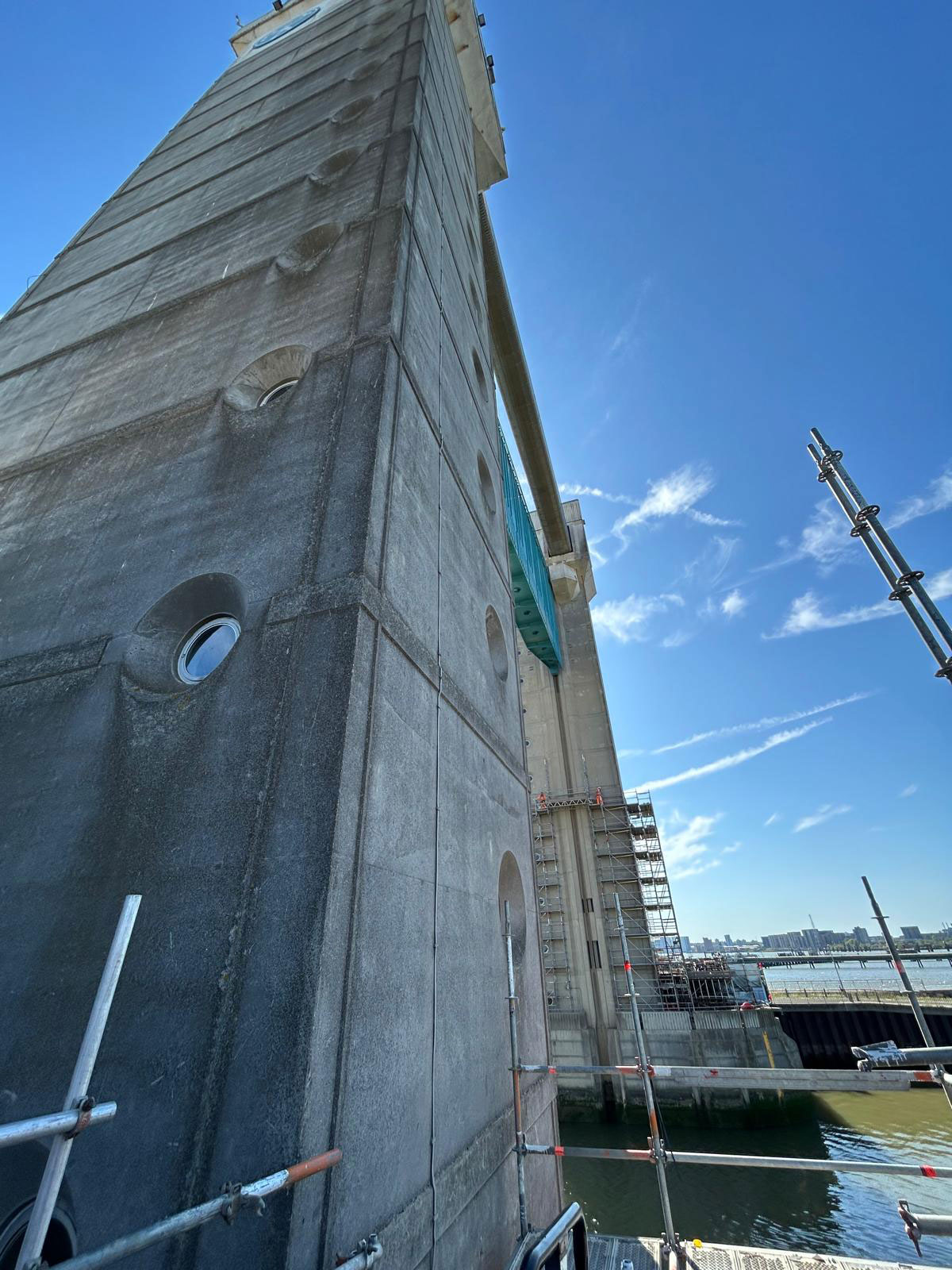 Barking Creek Barrier – Gate 3 Refurbishment Barking Creek Barrier – Gate 3 Refurbishment